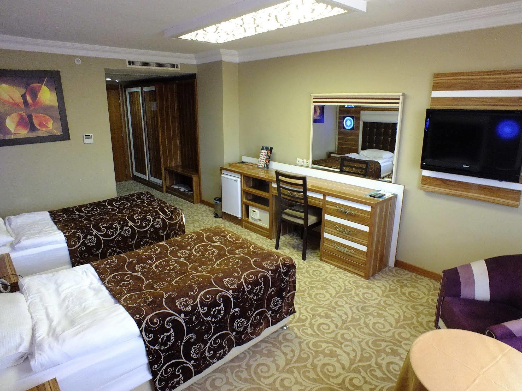 Demosan Hotel Karaman Extérieur photo